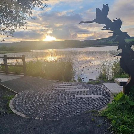 Luxury Family Beechwood Lodge With Hot Tub Lochwinnoch Bagian luar foto