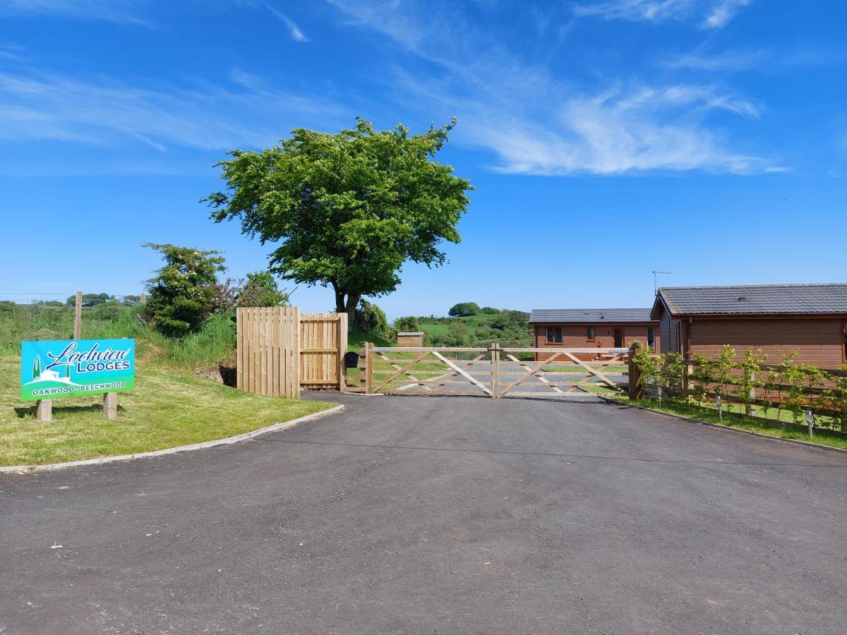 Luxury Family Beechwood Lodge With Hot Tub Lochwinnoch Bagian luar foto