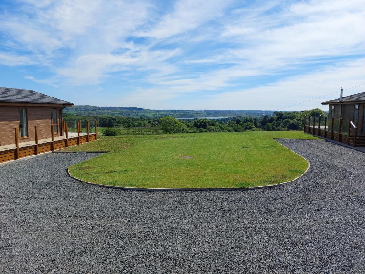 Luxury Family Beechwood Lodge With Hot Tub Lochwinnoch Bagian luar foto