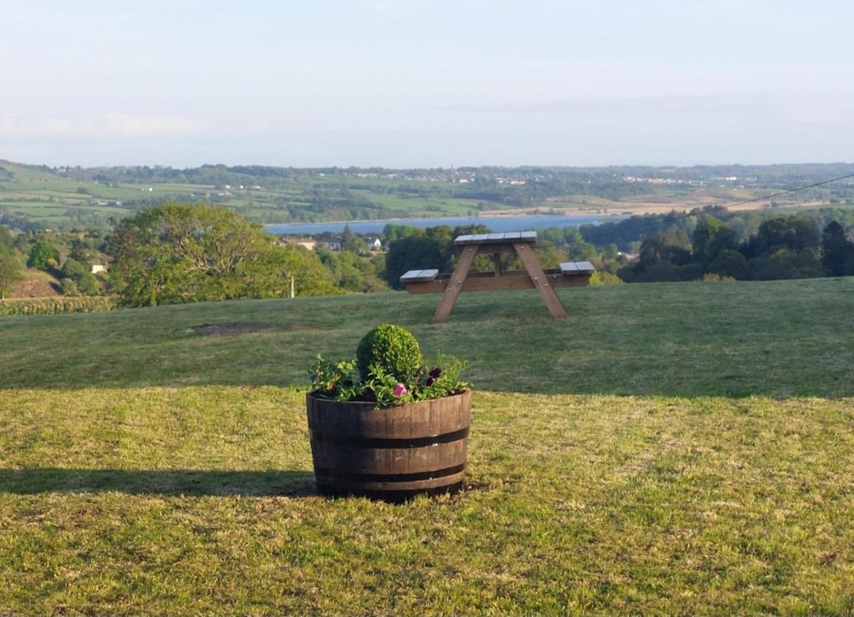 Luxury Family Beechwood Lodge With Hot Tub Lochwinnoch Bagian luar foto